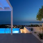 فيلة Mimosa In Pefkos *