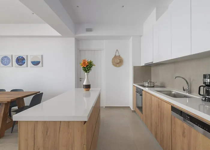 Mimosa In Pefkos * Líndos